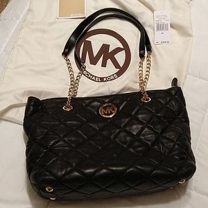Michael kors quilter leather purse with dustcover